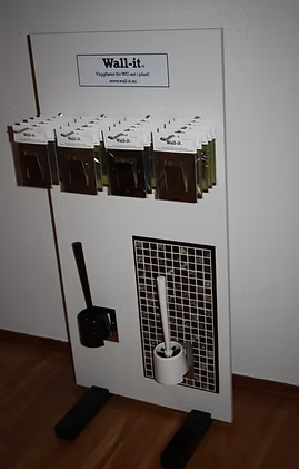 Första hemsidan, montern och annonsen